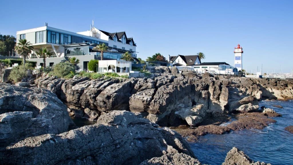 Hotéis distintos em Cascais: lugares únicos para viver a vila antes de investir