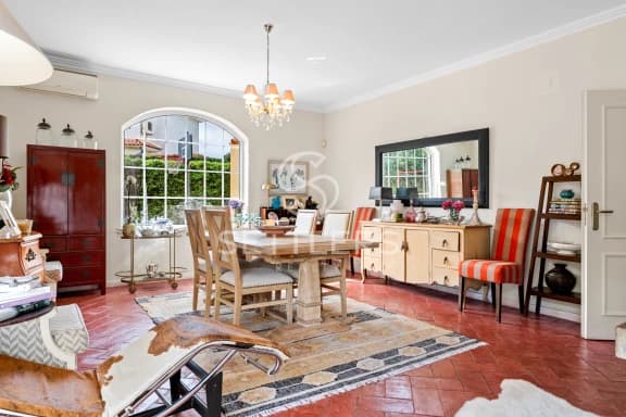 Casa com jardim privado